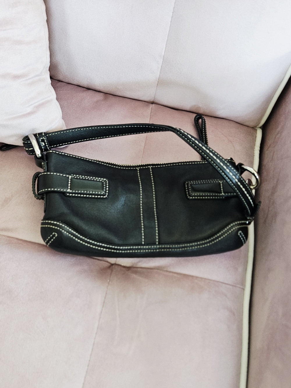 3551 Coach Black Leather Wristlet with White Stitching and Silver Hardware - Picture 4 of 4